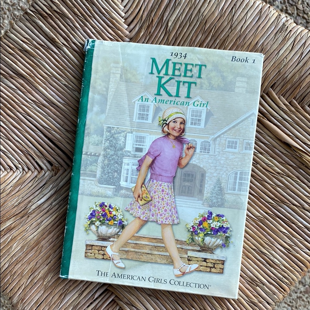 Meet Kit: An American Girl Book 1